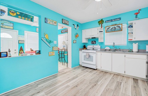 Lenox Park House | Mermaid Manor - Only 1 Bldg from A1A! - 3BR/3BA