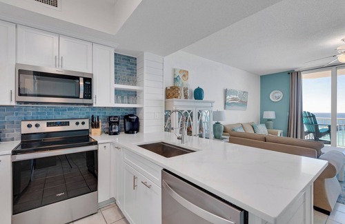 Navarre Beach Condo | Mermaid's Grotto - Summerwind 1002E Beach Service Included 2024!!