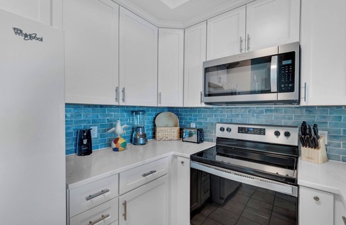 Navarre Beach Condo | Mermaid's Grotto - Summerwind 1002E Beach Service Included 2024!!