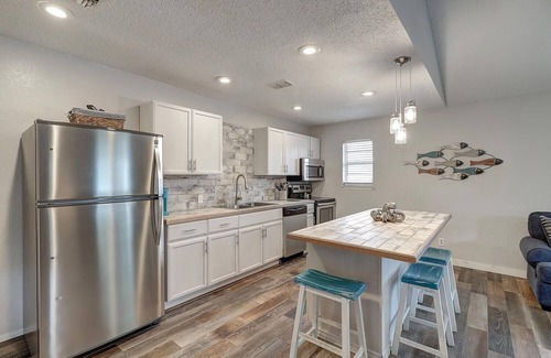 Fulton House | Mermaid's Landing 2 Bedroom Cottage by RedAwning