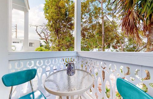 Uptown - Upper Duval Apartment | Mermaid's Retreat