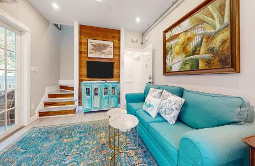 Uptown - Upper Duval Apartment | Mermaid's Retreat