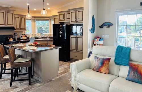 Weeki Wachee Gardens House | MERMAID TAILS-Family Friendly-CLEAR KAYAK-EARLY CHECK-IN & LATE CHECKOUT AVAIL!