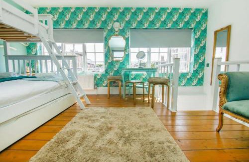 Kemptown House | Mermaid Townhouse- by Brighton Holiday Lets