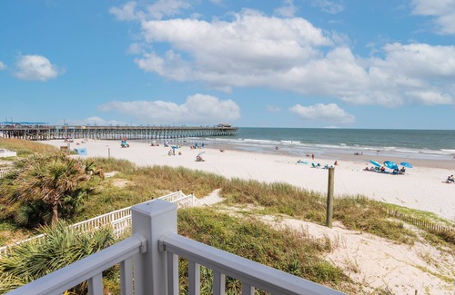 Garden City House | Mermaids Haven: 6 Bedroom, 4 Bathroom on the beach Sleeps 16!