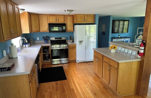 South Chatham House | “Mermaid’s Rest” Quiet South Chatham 2-Bedroom House, Close To Beaches