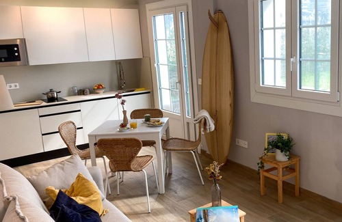 San Vicente de la Barquera Apartment | "Merón" - Family apartment with terrace & close to the beach directly at the surf camp