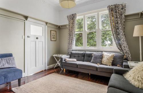 Meroo Meadow House | Meroo Meadow Magic Charming Cottage Retreat