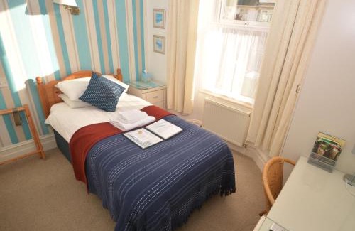 Paignton Bed & Breakfast | Merritt Guest House B&B