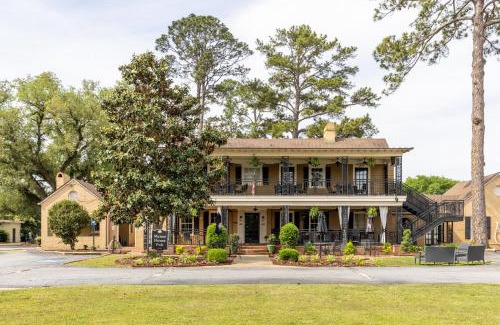 Albany Hotel | Merry Acres Inn
