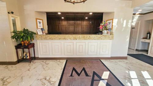 Albany Hotel | Merry Acres Inn