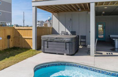 Hatteras Apartment | MerSea Oceanfront 10 Bedroom Home