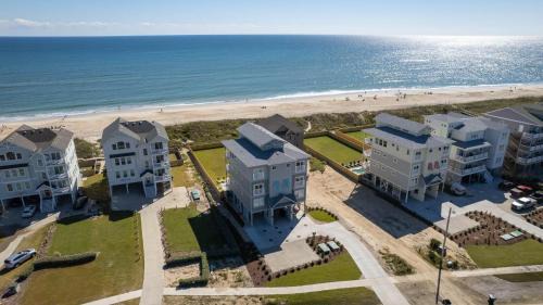 Hatteras Apartment | MerSea Oceanfront 10 Bedroom Home
