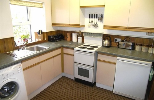 Newton Stewart Cottage | Merton Garden Cottage - a cottage that sleeps 6 guests in 3 bedrooms