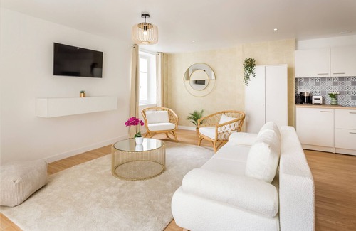 8th Arrondissement Apartment | Merveil - Family Suite - Champs Elysees - Roosevelt