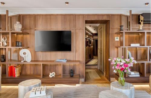 Grenelle Apartment | Merveil Luxury Suite - Eiffel Tower terrasse