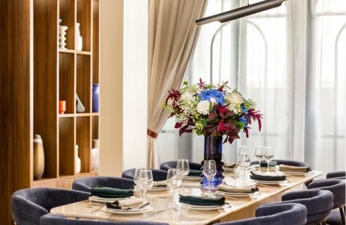 7th Arrondissement Apartment | Merveil - Signature Suite -Tour Eiffel- Grenelle I