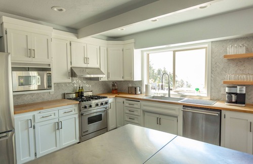 Brookings House | Mervue Estate at Crook Point