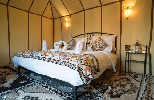 Taouz RV Rental | Merzouga Sahara Desert Camp