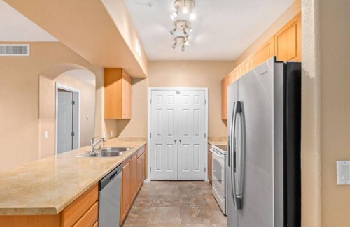 Parkwood Ranch Condo | Mesa 3 Bedroom Condo with Balcony and Pool Access