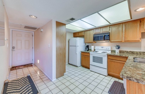 East Mesa Condo | Mesa Condo Rental w/Community Pool Access!