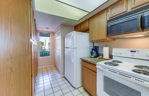 East Mesa Condo | Mesa Condo Rental w/Community Pool Access!