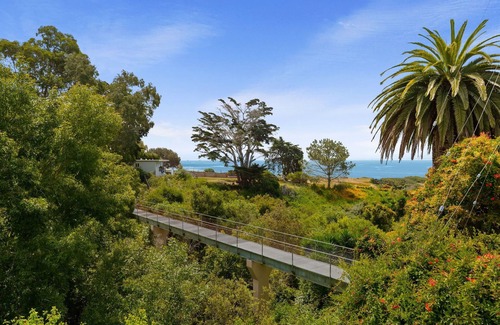 West Mesa House | Mesa Gem: Charming Coastal Stay