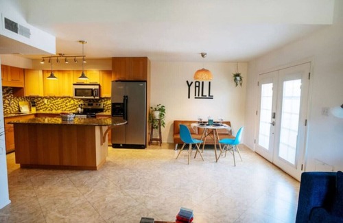 Mesa Condo | Mesa Getaway, 2 BR Condo, Central Location, Pool!