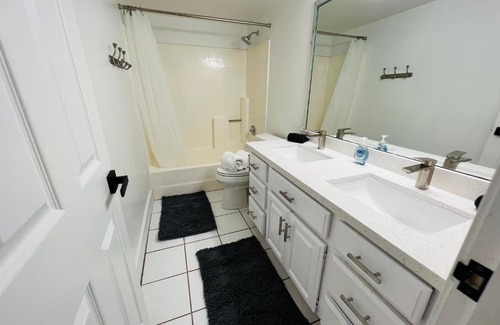 Mesa House | Mesa Mansion - Beautiful Pool, Hot Tub - Sleeps 32