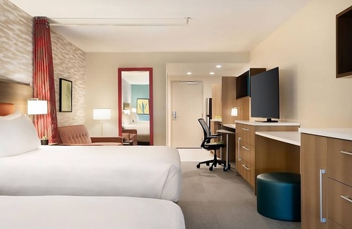East Mesa Hotel | Mesa's Best-Kept Secret! 2 Spacious Units, Pool, Free Breakfast, Free Parking!
