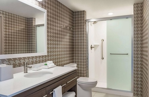 East Mesa Hotel | Mesa's Hidden Gem! Free Breakfast, Outdoor Pool, Pets Allowed, Free Parking!