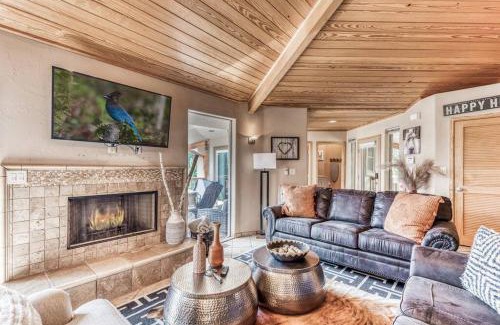 Ruidoso House | Mesa Verde, Hot Tub, Pedestal Octagon Home/Mount