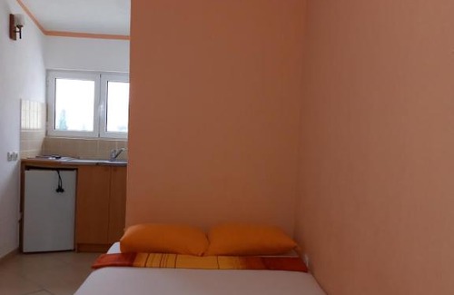 Dobra Voda Apartment | Mesec
