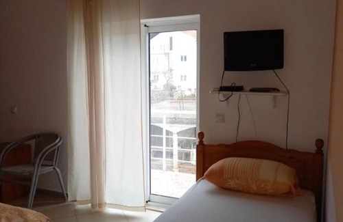 Dobra Voda Apartment | Mesec