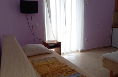 Dobra Voda Apartment | Mesec