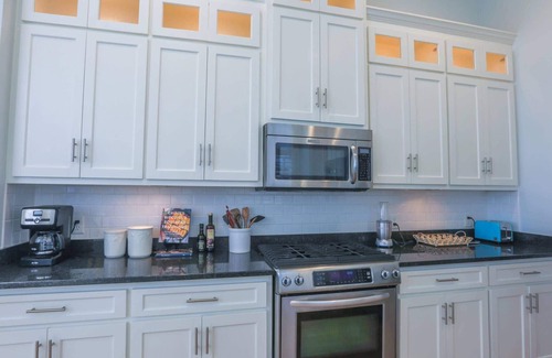 Ocean Point House | Mesmerizing Oceanfront Views! 3 Min. Walk to Quiet Beach & Community Pool w/Cabana