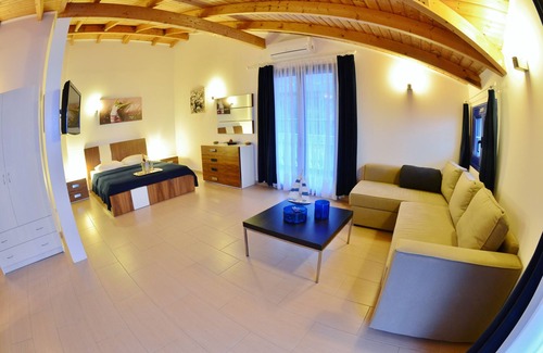 Lygia Hotel | Mesogeios 2000