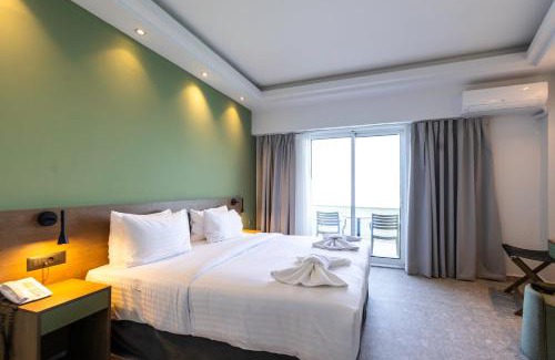 Paralia Vergas Hotel | Messinian Bay