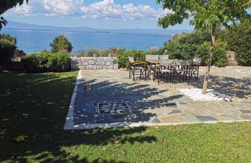 Paralia Vergas Villa | Messinian Blue Seaside Villa