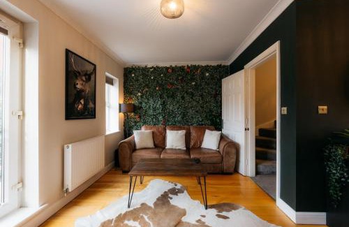 Willington House | Messiter Hideout
