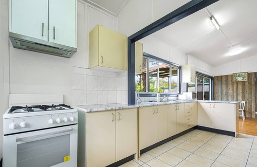 Parramatta Condo | Metawise Cozy & Modern Bedroom in Shared Living Space with Free Parking