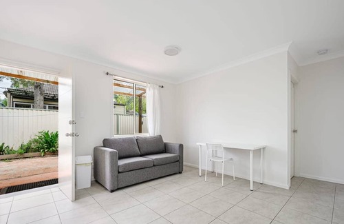 Parramatta Condo | MetaWise Parramatta Cozy Room Share Bathroom WiFi
