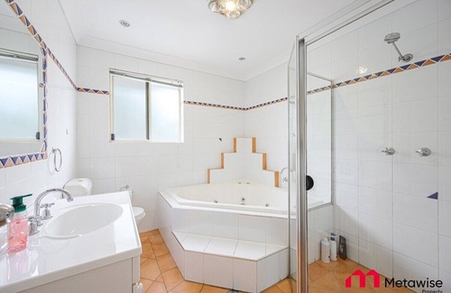 Parramatta Condo | MetaWise Parramatta Cozy Room Share Bathroom WiFi