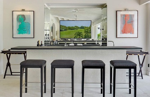 Deanes Villa | Meticulously Designed 7-Bedroom Property