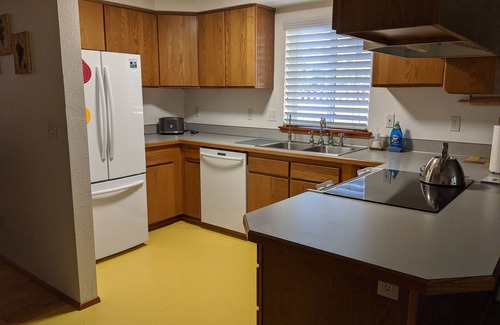 Olympia House | Meticulously furnished near State Capitol