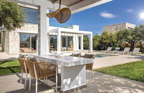 Vasilikos Villa | Metis - Two Bedroom Villa, Sleeps 4