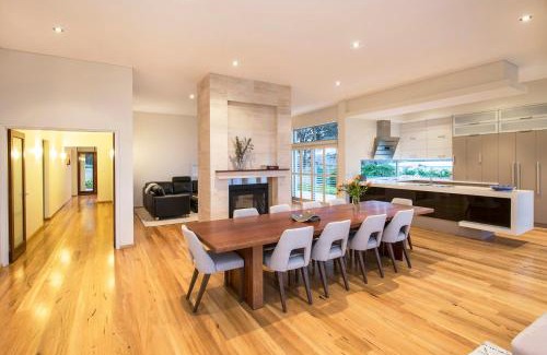 Wilyabrup House | Metricup House - elegant country retreat