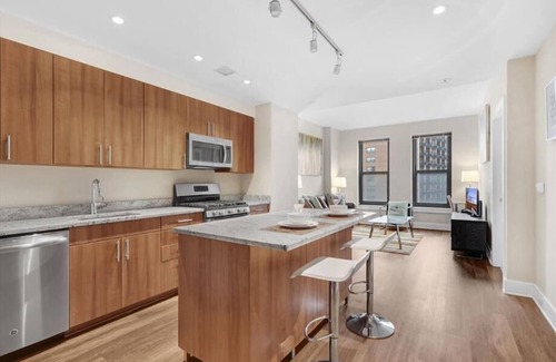 Reston Apartment | Metro Closeby! Island Kitchen | Near Washington DC