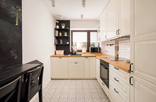 Ursynow Apartment | Metro Kabaty Deluxe Apartment