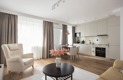 Ursynow Apartment | Metro Kabaty Elegant Apartment